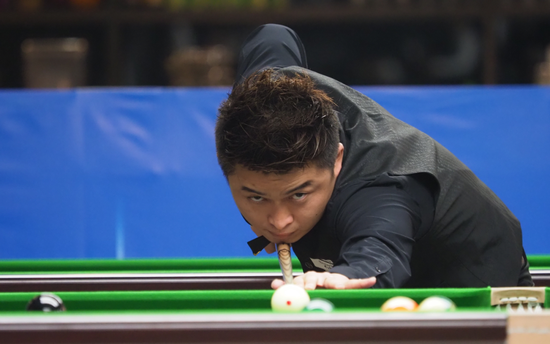 载着无数足 载着无数足