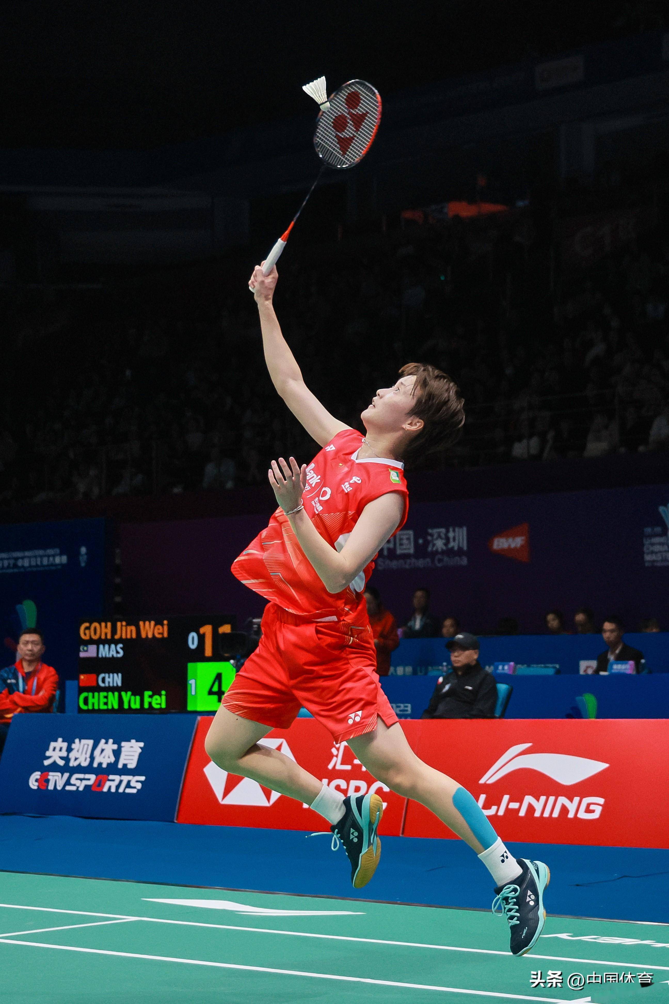 一名外籍裁 一名外籍裁